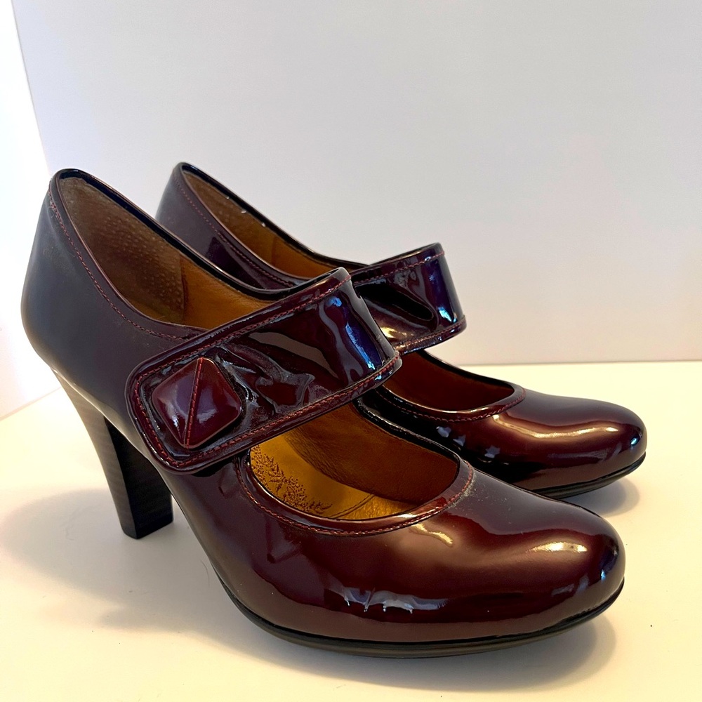 Softt Burgundy Patent Pump. Size 10